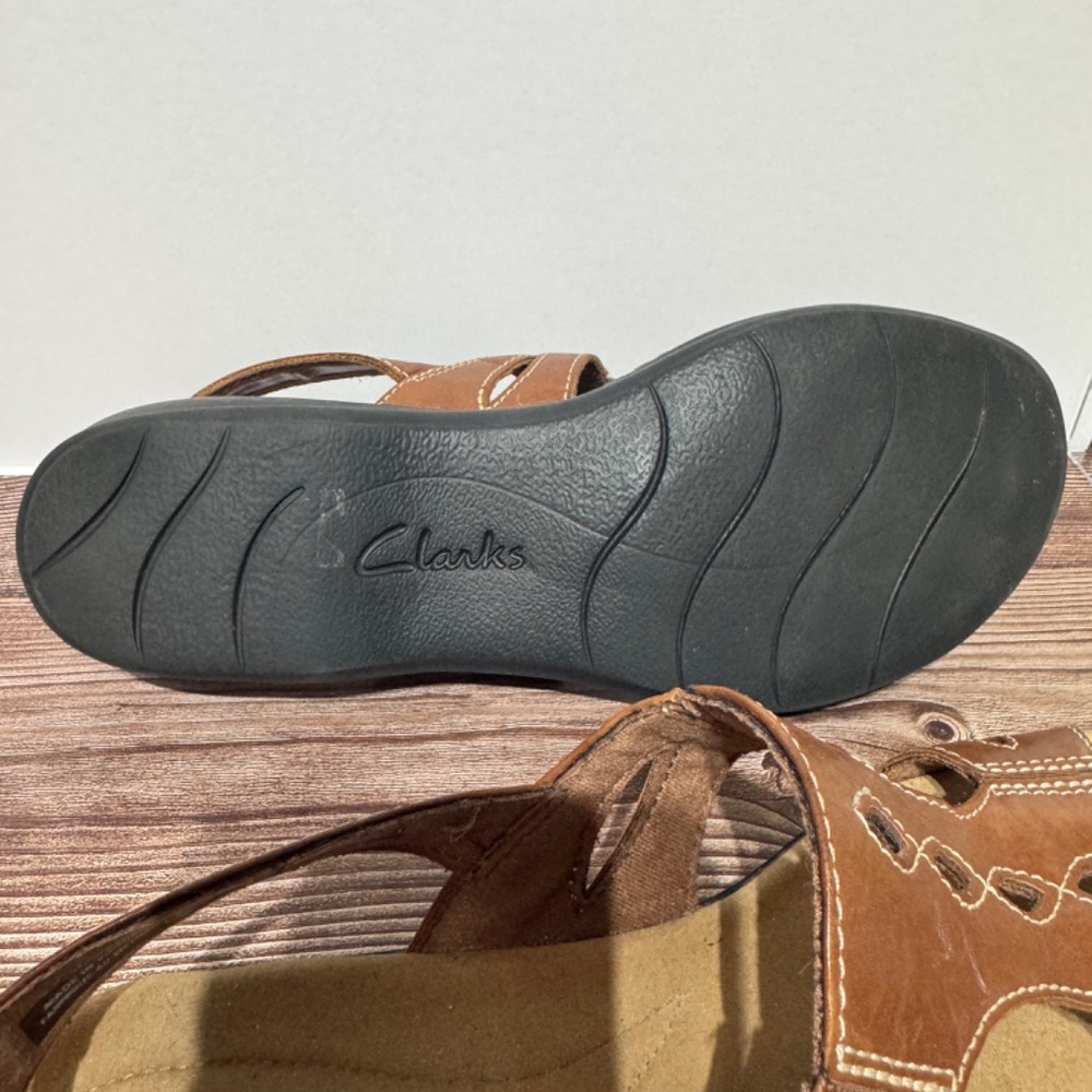 Ladies Clark’s Soft Cushion Brown Leather Sandals - Size 10M - Picture 2 of 4